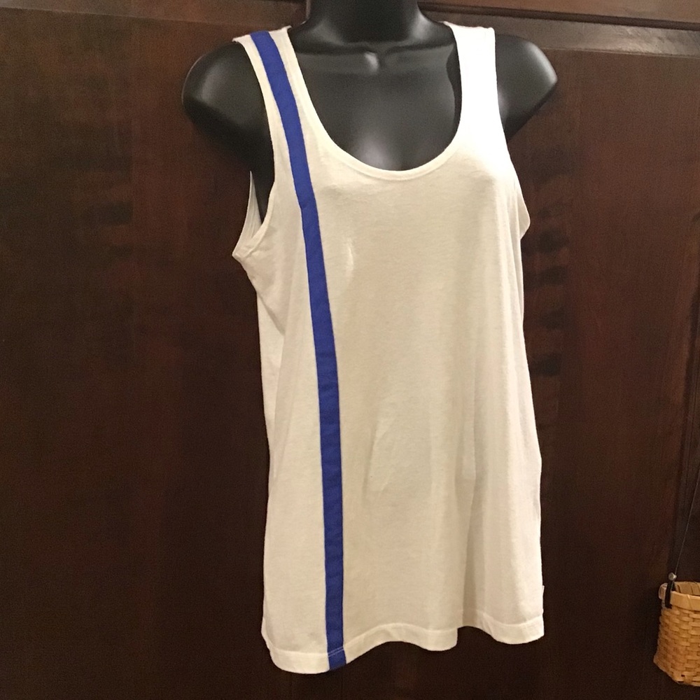 Fabletics tank, EUC, longer length covers bum